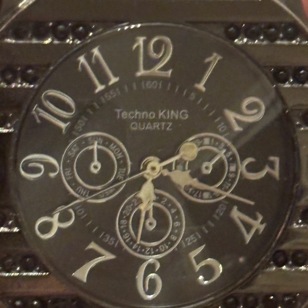 Techno King Quartz Mens designer watch .